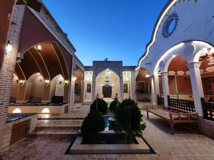 اقامتگاه سنتی عمارت کهن - واحد سبحان