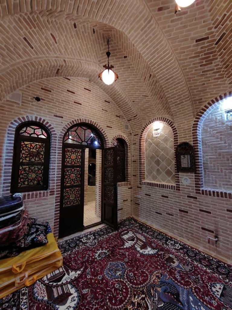عمارت کهن - واحد سه راه رییس