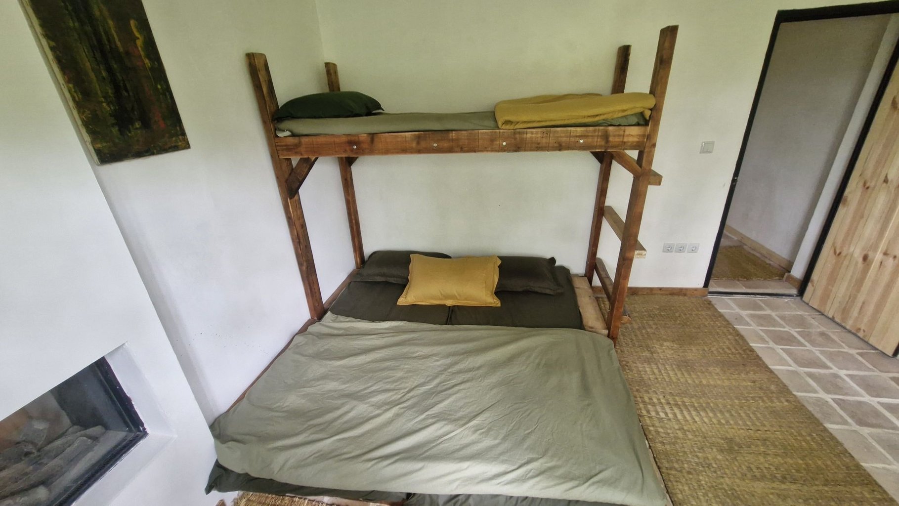 هاستل خانه سکوت واحد باران