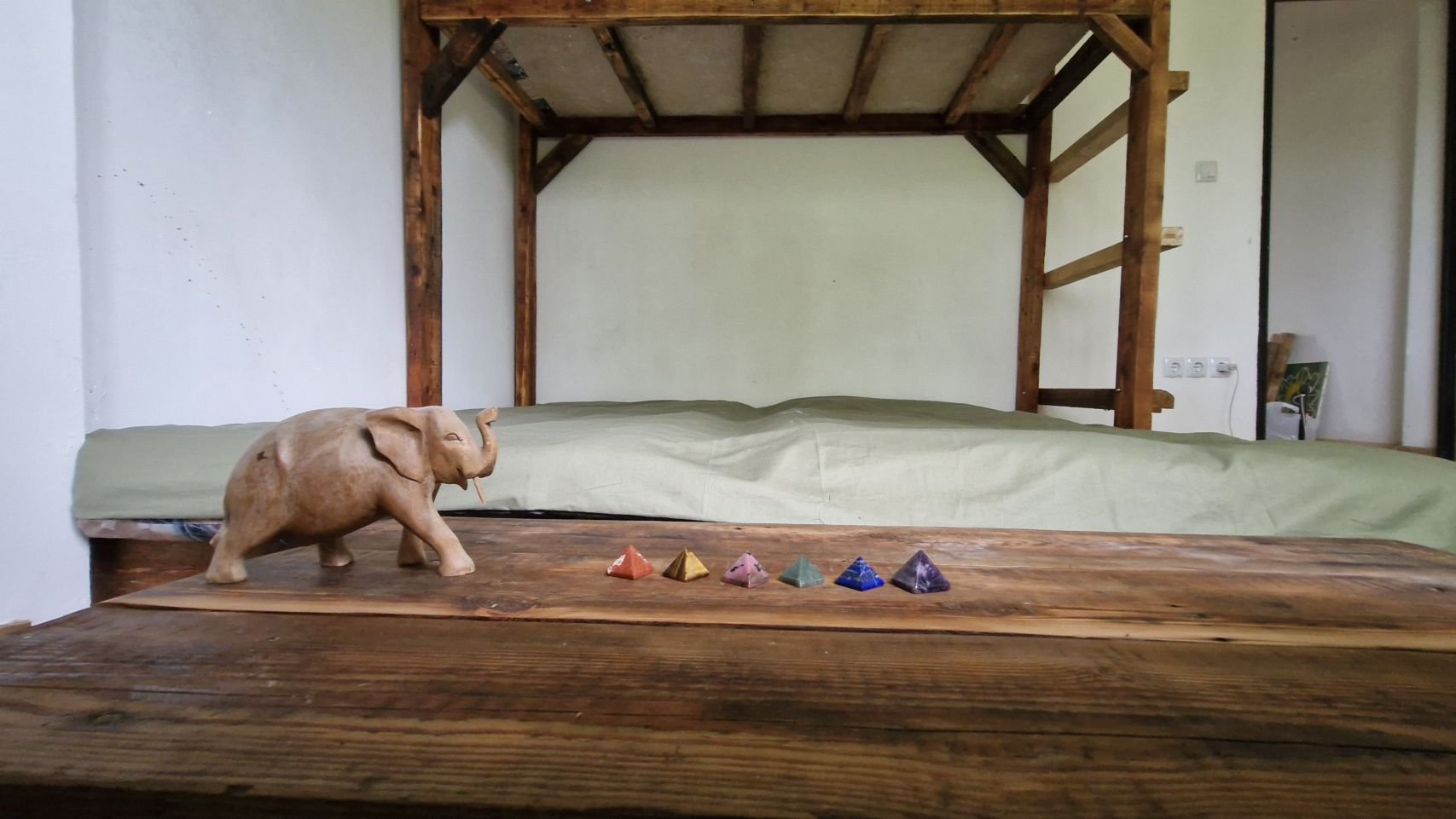 هاستل خانه سکوت واحد باران