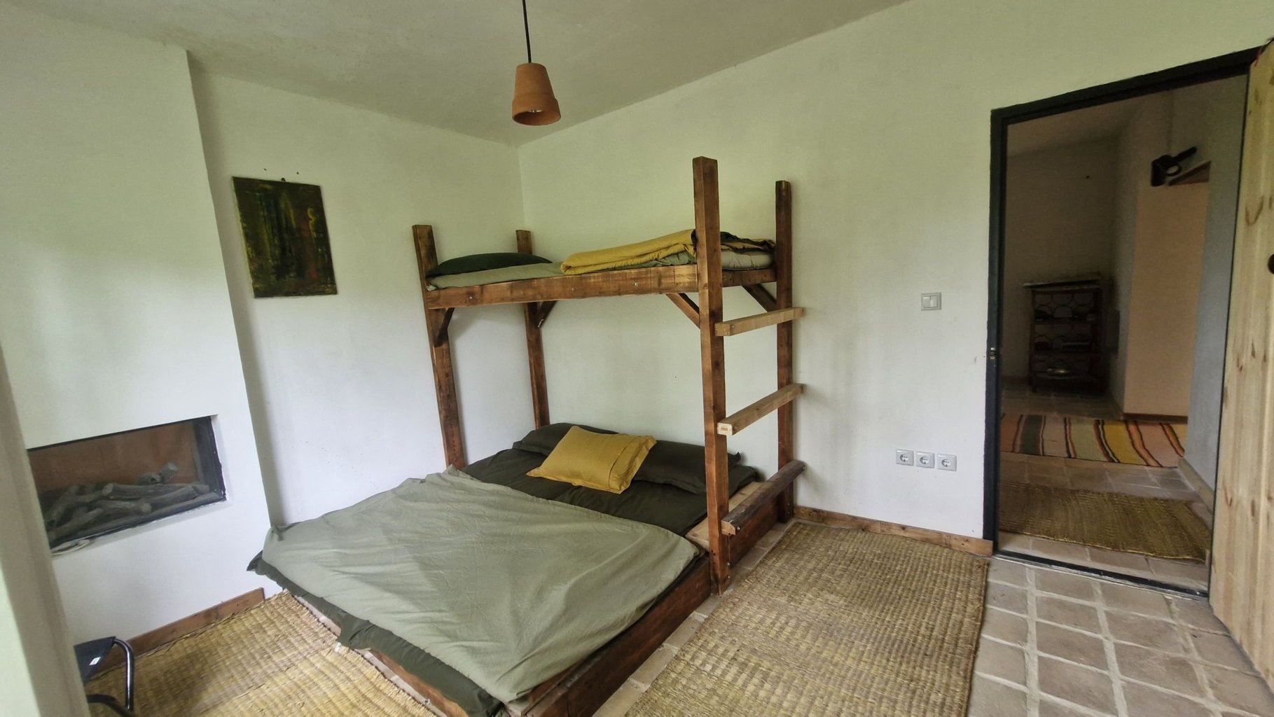 هاستل خانه سکوت واحد باران