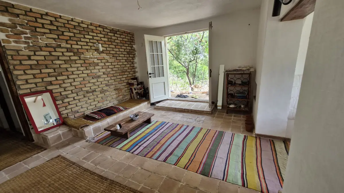 هاستل خانه سکوت واحد سایه - واحد سایه