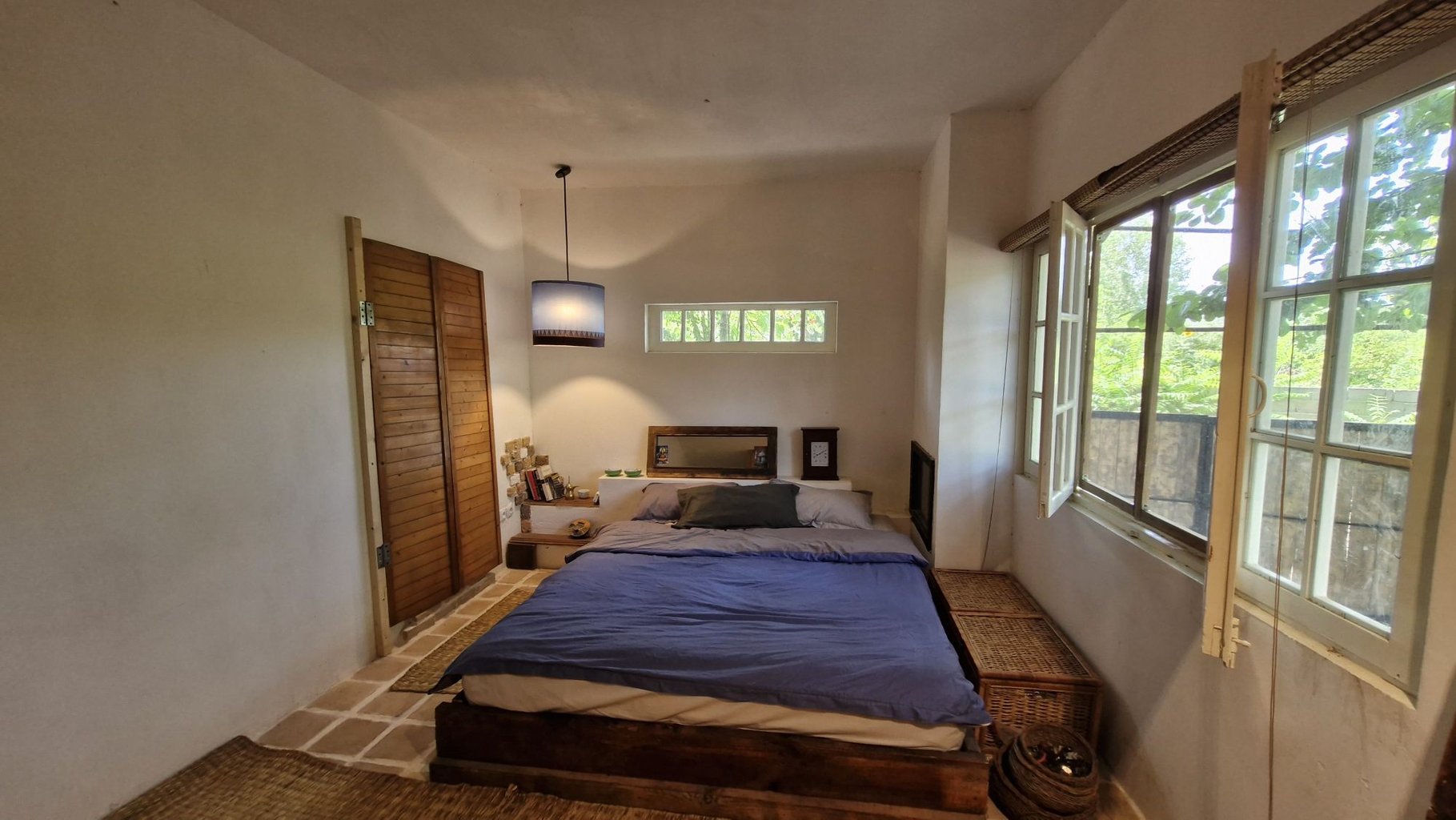 خانه سکوت اتاق سایه