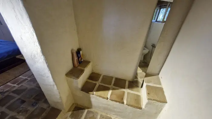 هاستل خانه سکوت واحد سایه - واحد سایه