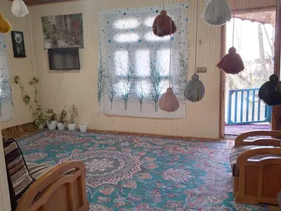 کلبه یک خوابه چوبی جنگلی کتیبه 3