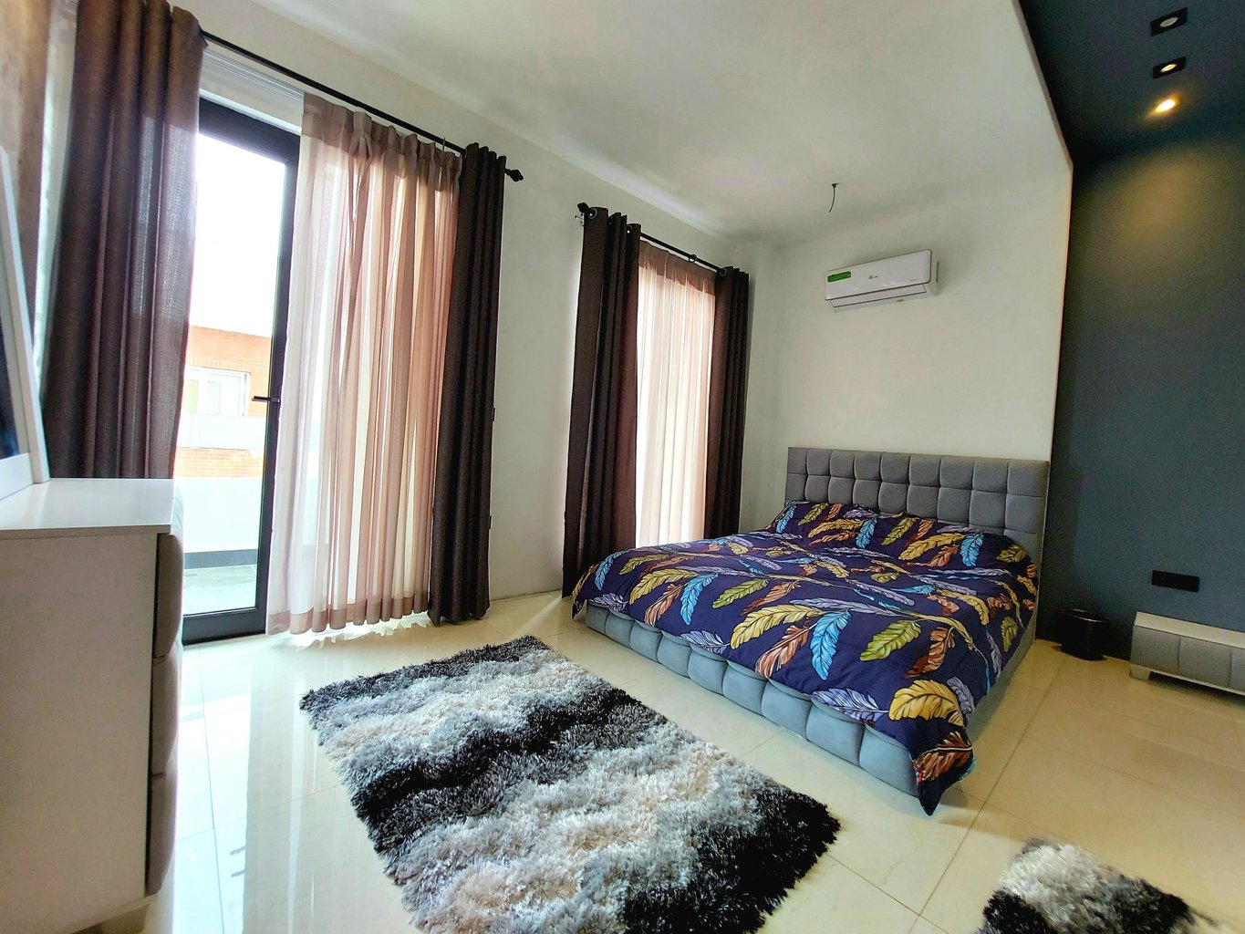 ویلا چهارخوابه استخردار آبگرم تینا