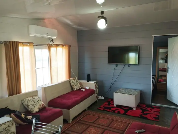 ویلا یک خوابه لیلی‌ جان - پذیرایی 