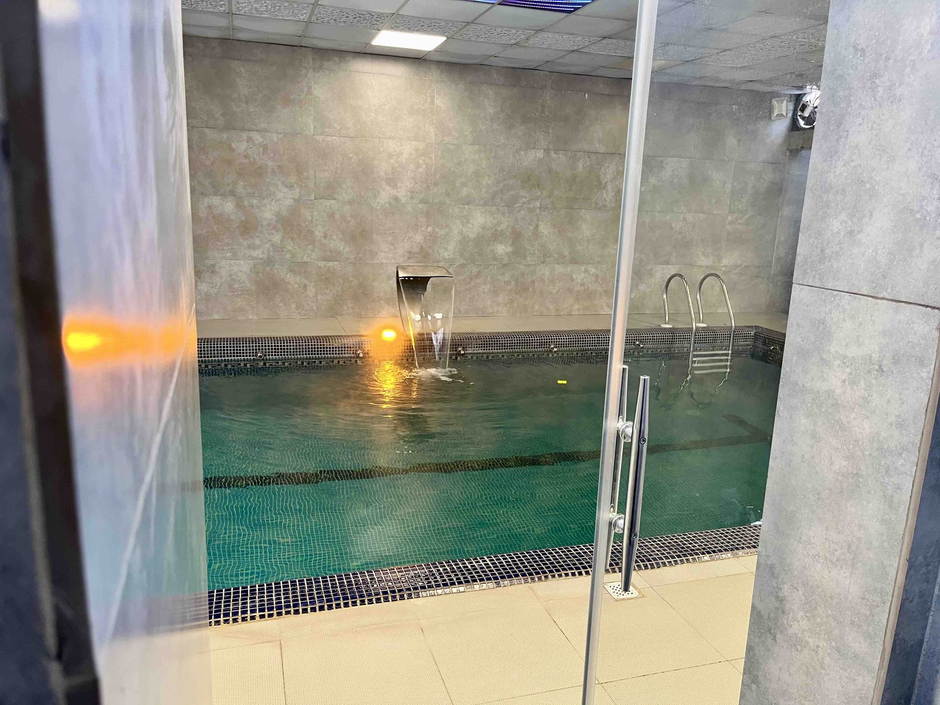 دوخوابه استخردار آبگرم پارسا 1