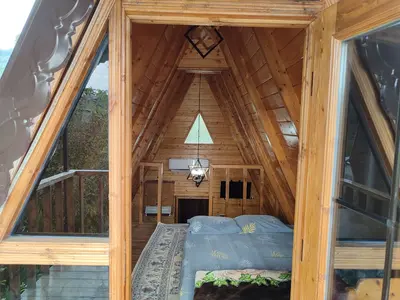 کلبه یک خوابه جنگلی سوئیسی دامون 1