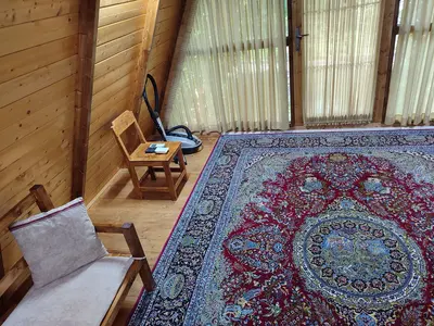 کلبه یک خوابه جنگلی سوئیسی دامون