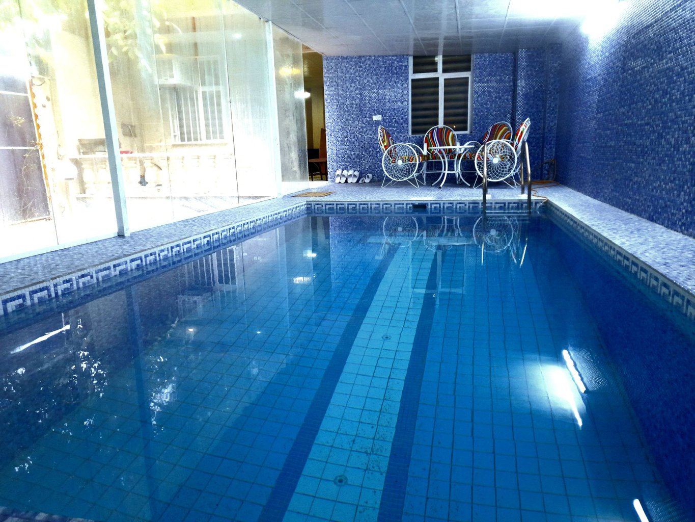 یک خوابه استخردار آبگرم کوهسار