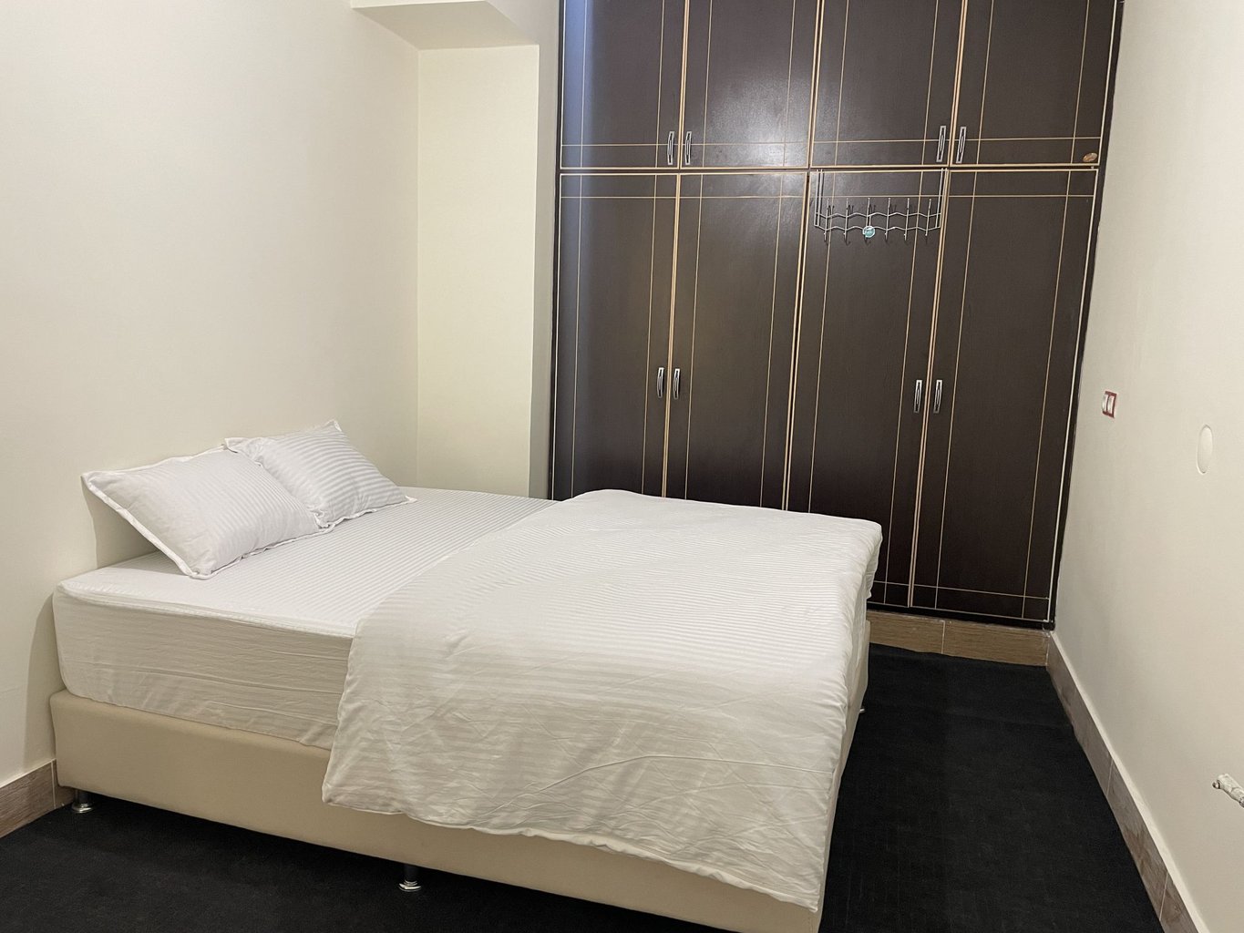 اپارتمان مبله کریمی ارم دو خواب ۴ تخته