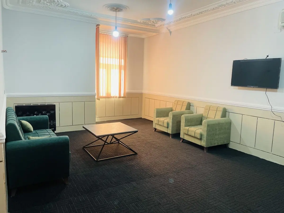 آپارتمان دوخوابه شاهد کریمی واحد چهار تخته - حال و پذیرایی