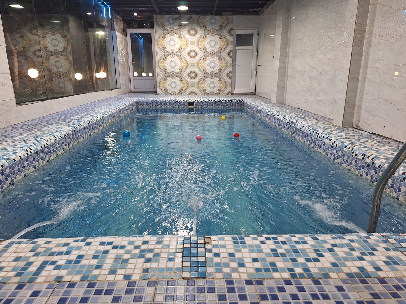 ویلا یک خوابه استخردار آبگرم زنیس