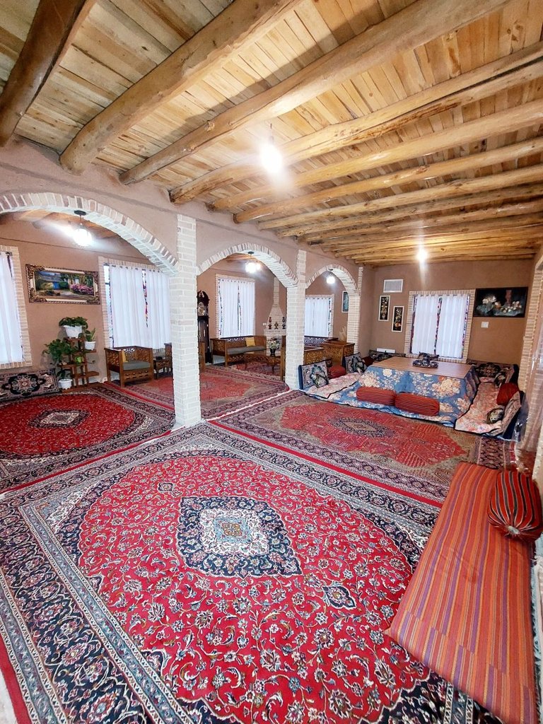 ویلا سه خوابه استخردار آبگرم عمارت سنتی ماندگار