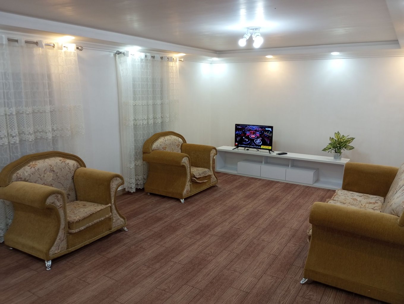 سوئیت یک خوابه ماه ارده