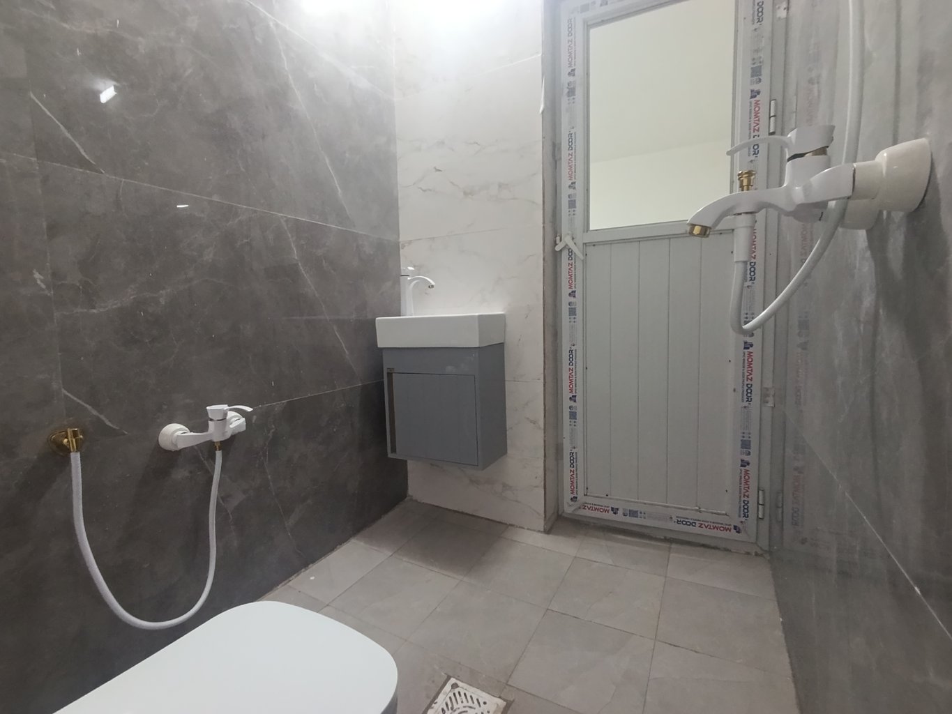 بومگردی تنگ بهرام - واحد 20متری