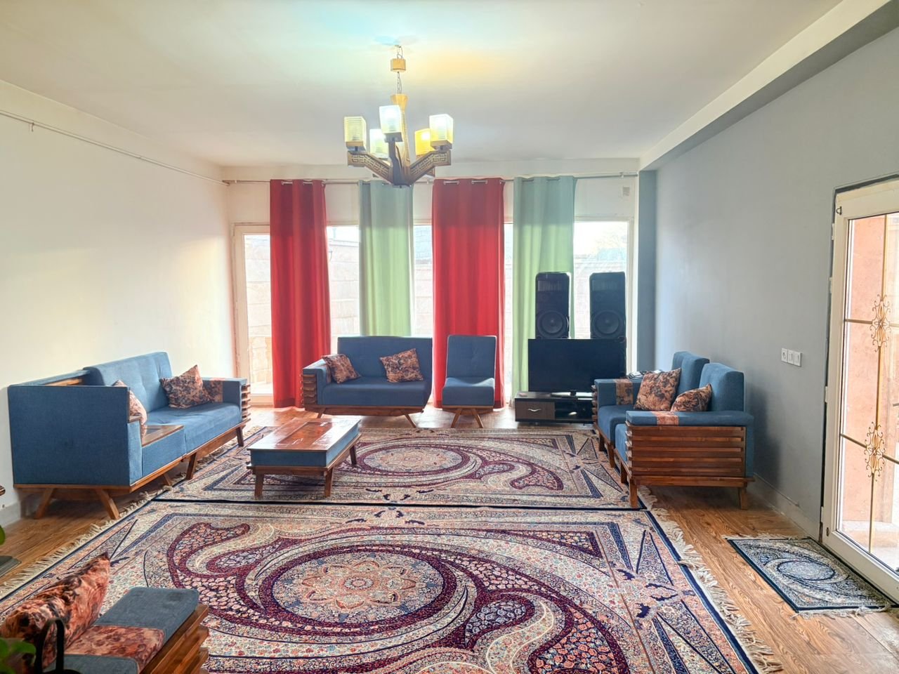 ویلا دوخوابه استخردار آبگرم اقاقیا شرقی