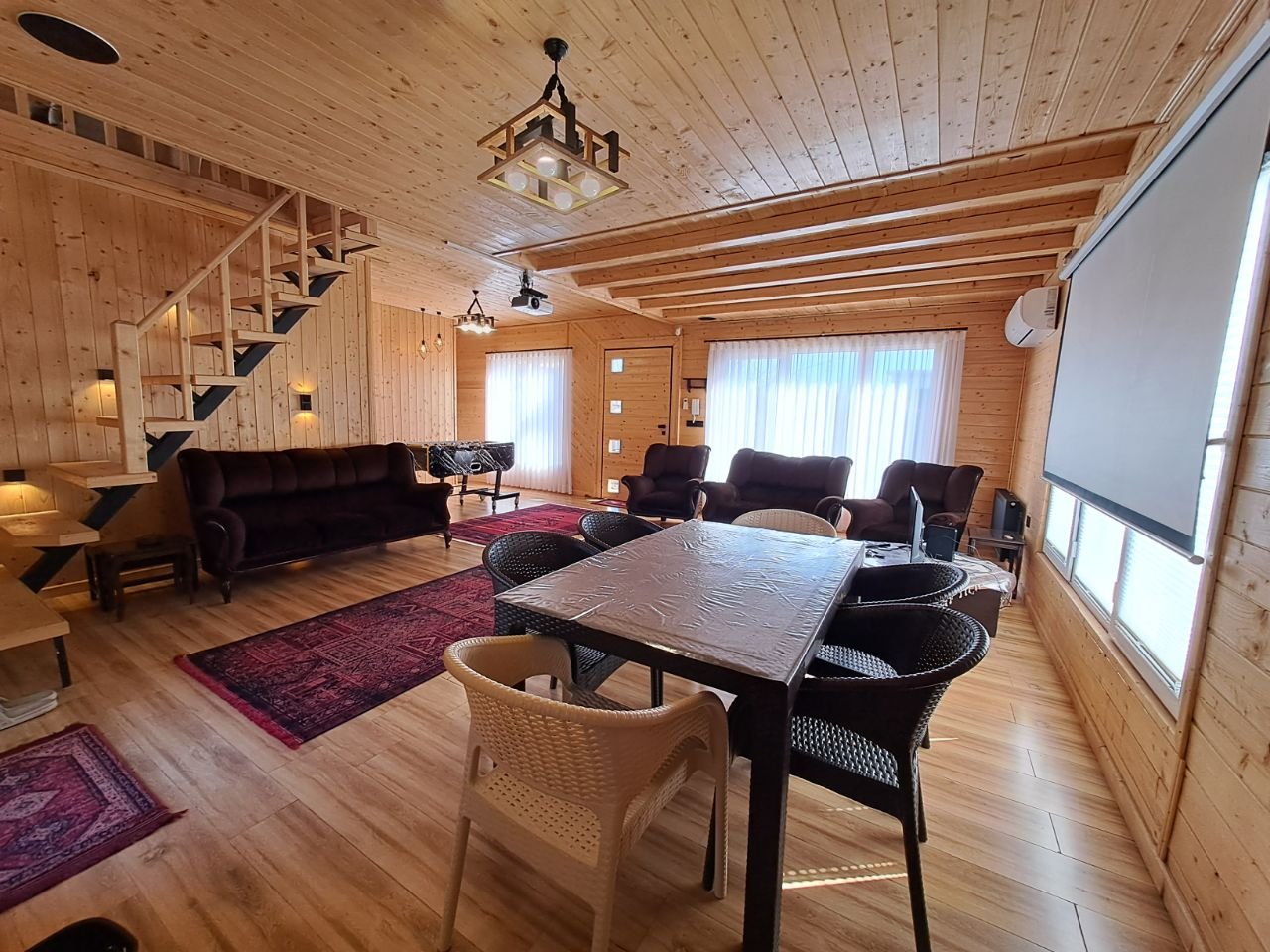 ویلا دوخوابه دوبلکس چوبی استخردار آبگرم قانعی