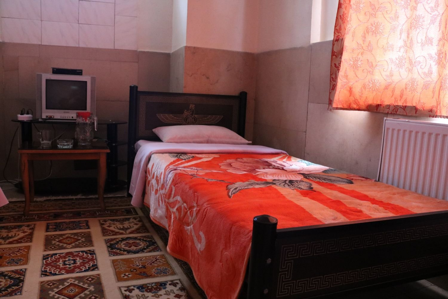 مسافرخانه جهان - واحد یک تخته