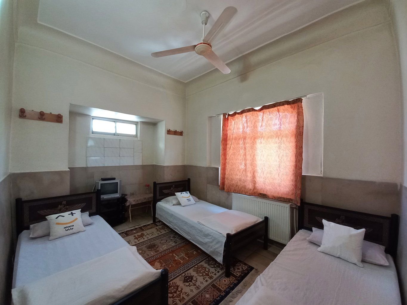 مسافرخانه جهان -  واحد سه تخته 2