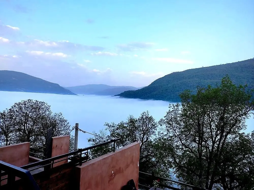 کلبه یک خوابه کوهستانی نارگل - ویو کلبه