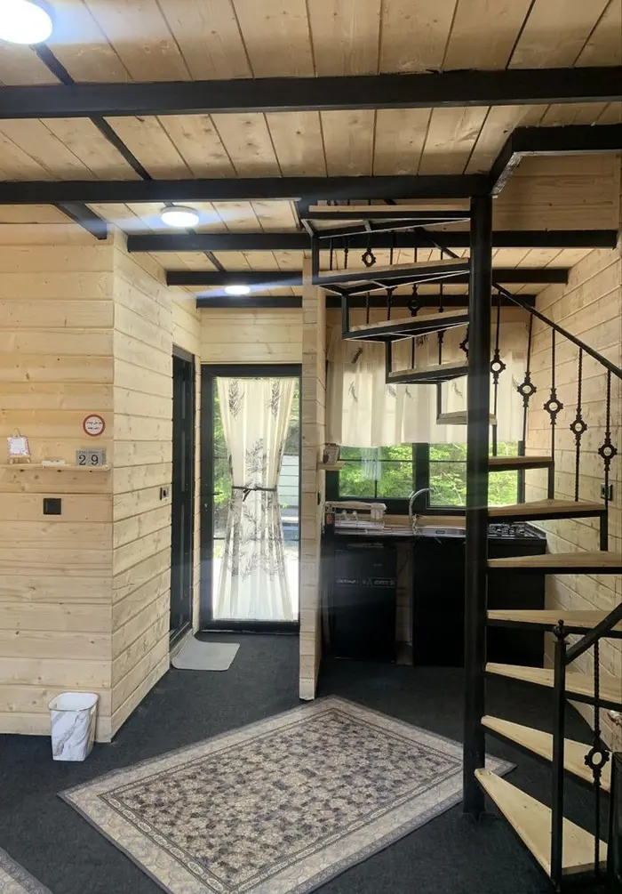 کلبه یک خوابه جنگلی دوبلکس اُم - پذیرایی