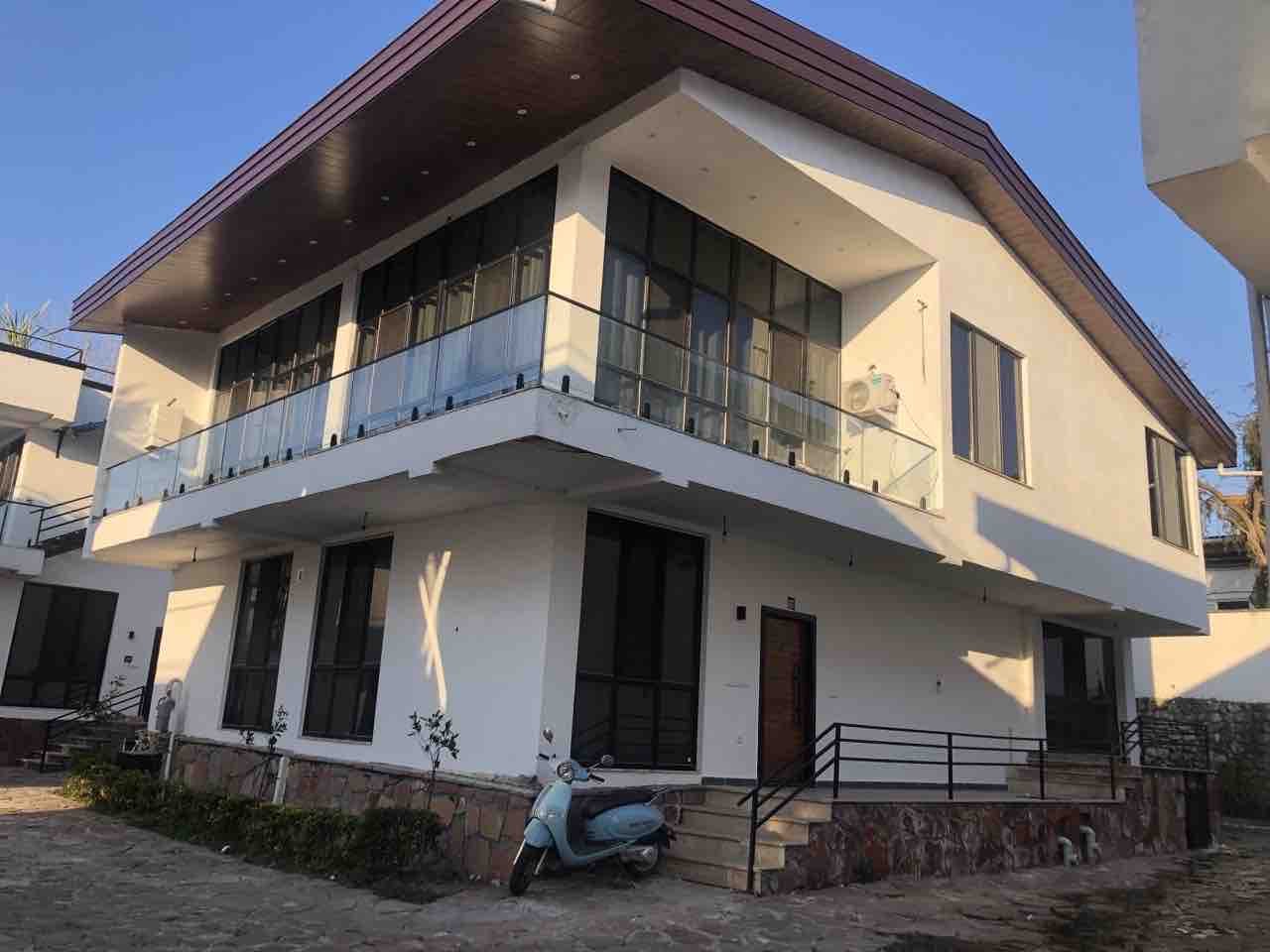 ویلا پنج خوابه استخردار آبگرم دانیال