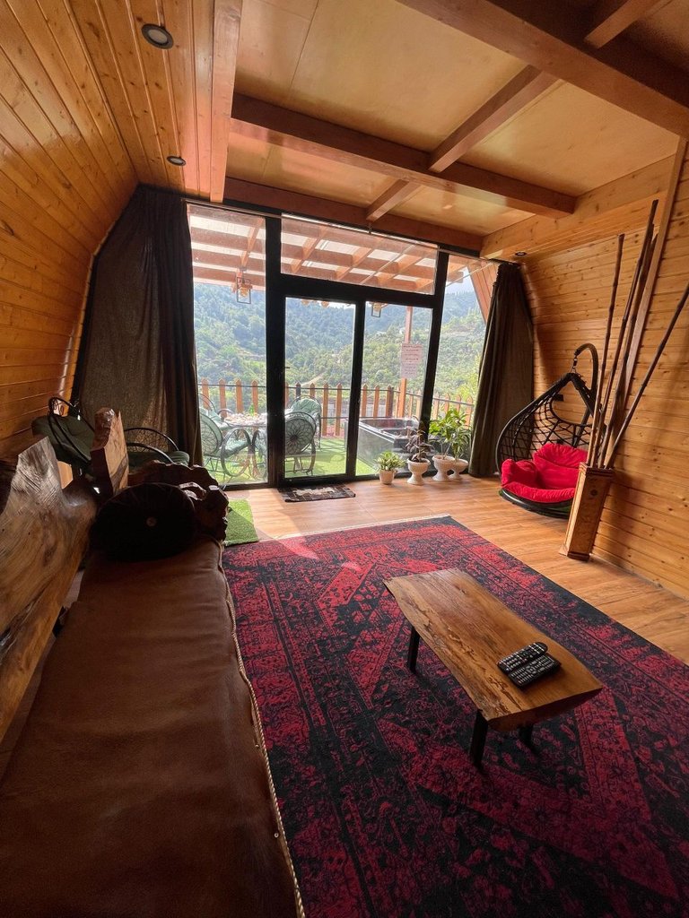 کلبه استخر و جکوزی رزقرمز ۷