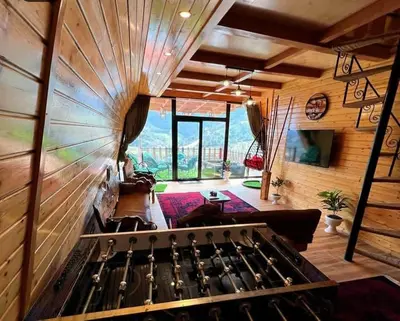 کلبه دوخوابه جنگلی استخردار رز قرمز