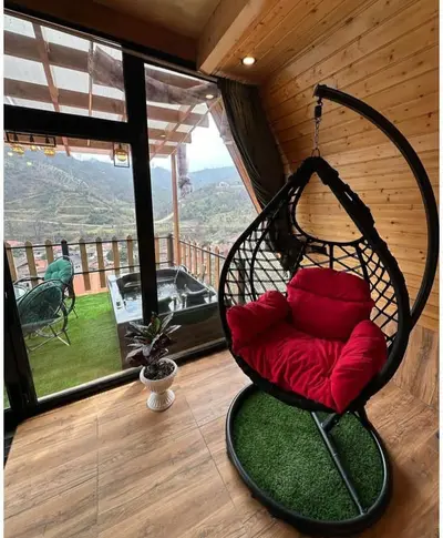 کلبه دوخوابه جنگلی استخردار رز قرمز