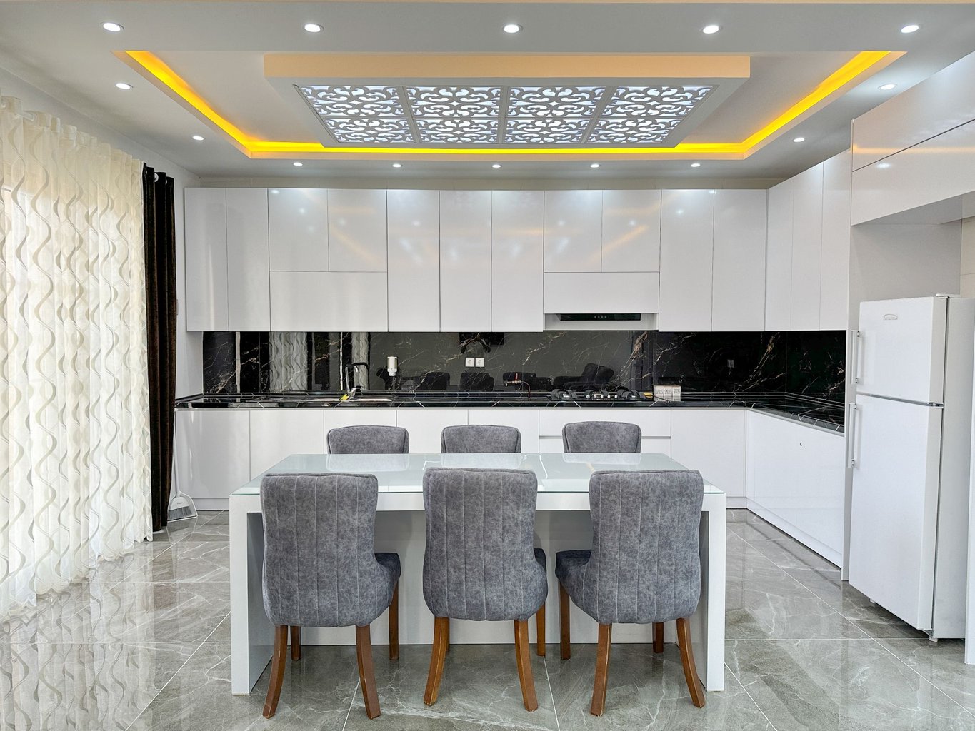 سه خوابه ساحلی آرین 11