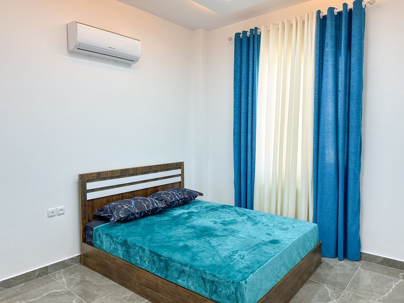 سه خوابه ساحلی آرین 11