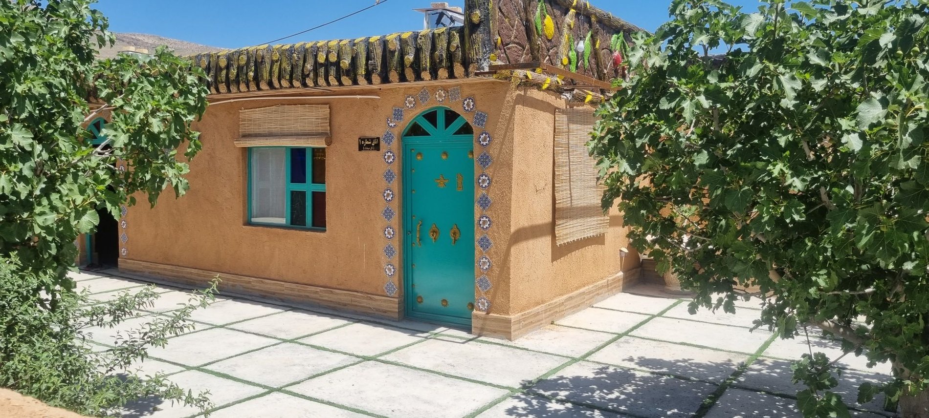 اقامتگاه سنتی اسماء خاتون - واحد گل یاس 2