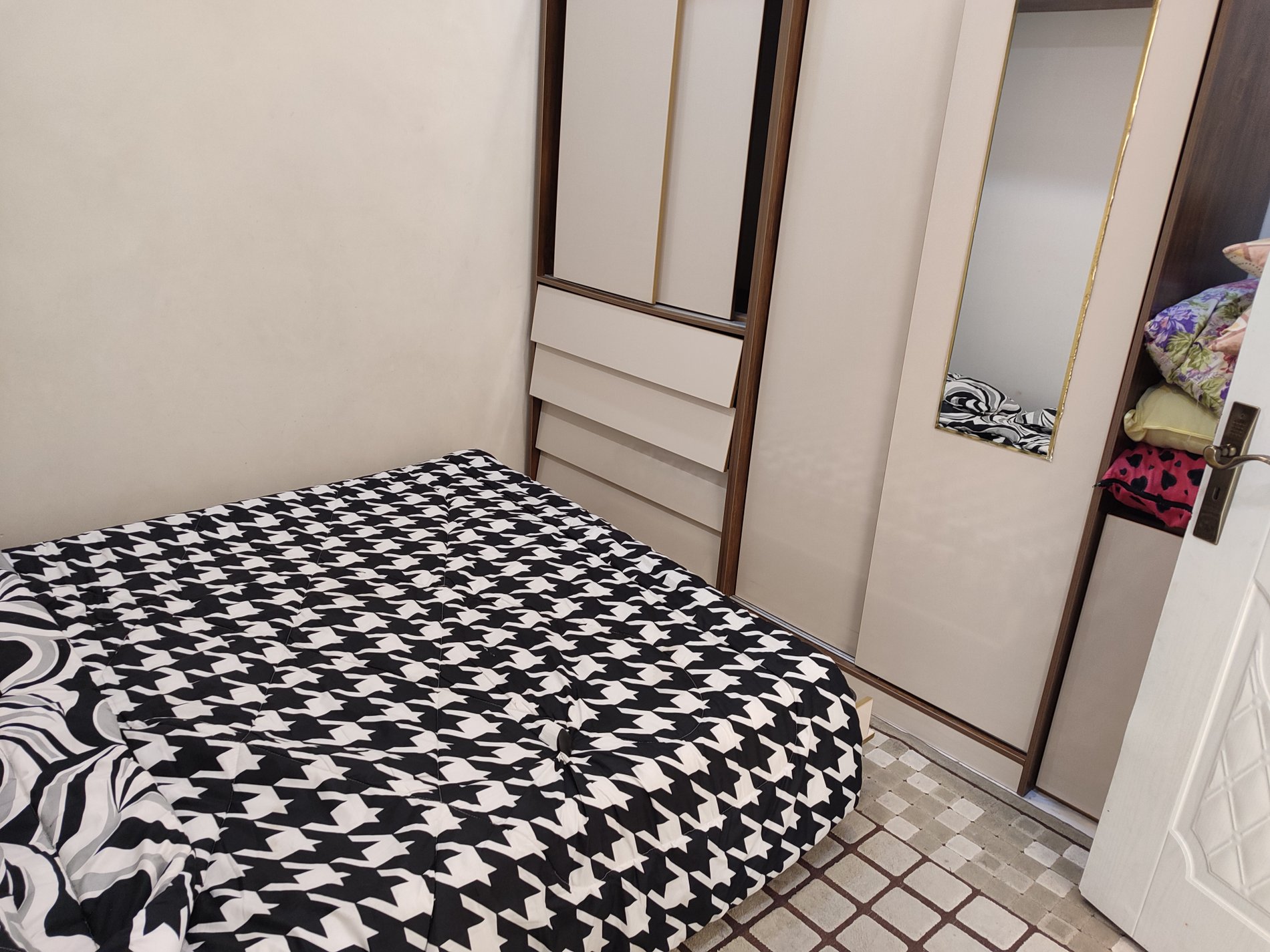 یک خوابه استخردار آبگرم امامه