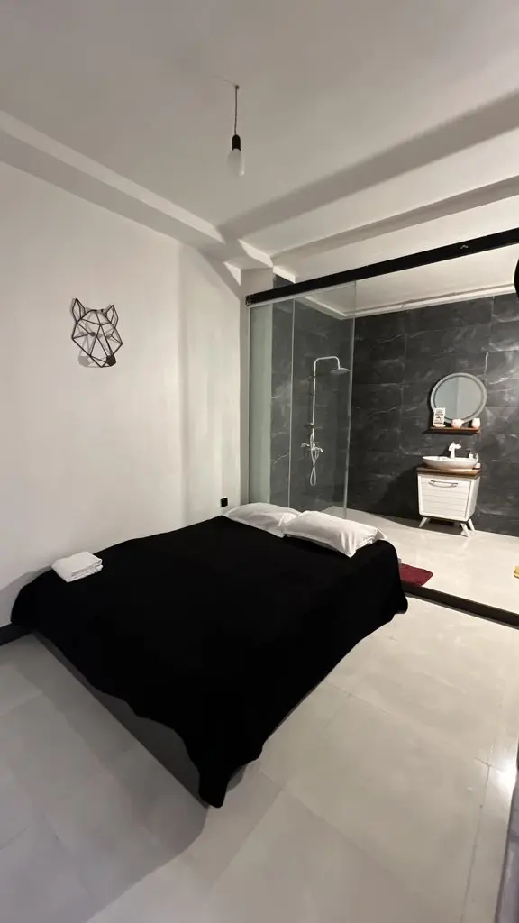 سوئیت مهمانخانه صالی خانه راحت