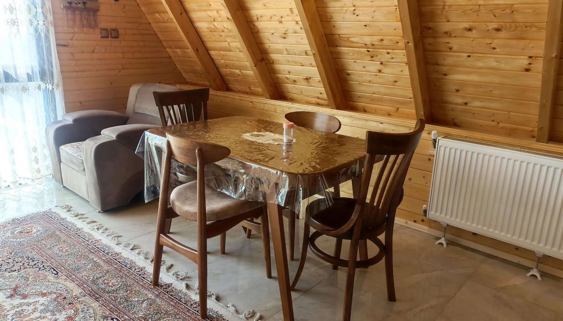 کلبه یک خوابه دوبلکس سوئیسی باغ معروف