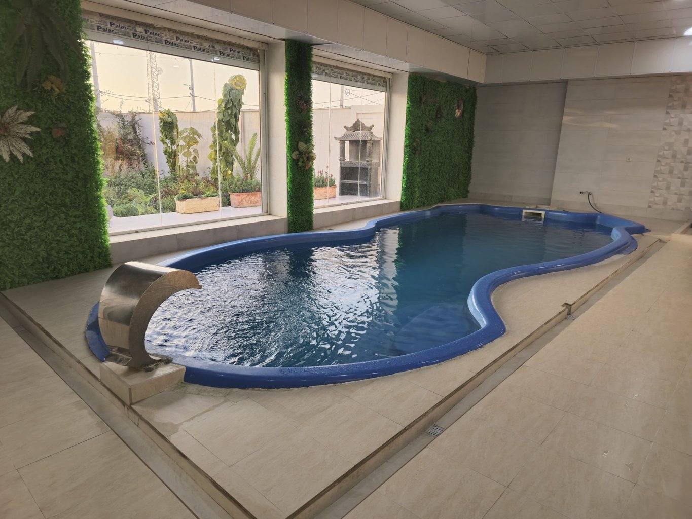 ویلا یک خوابه استخردار سرکره