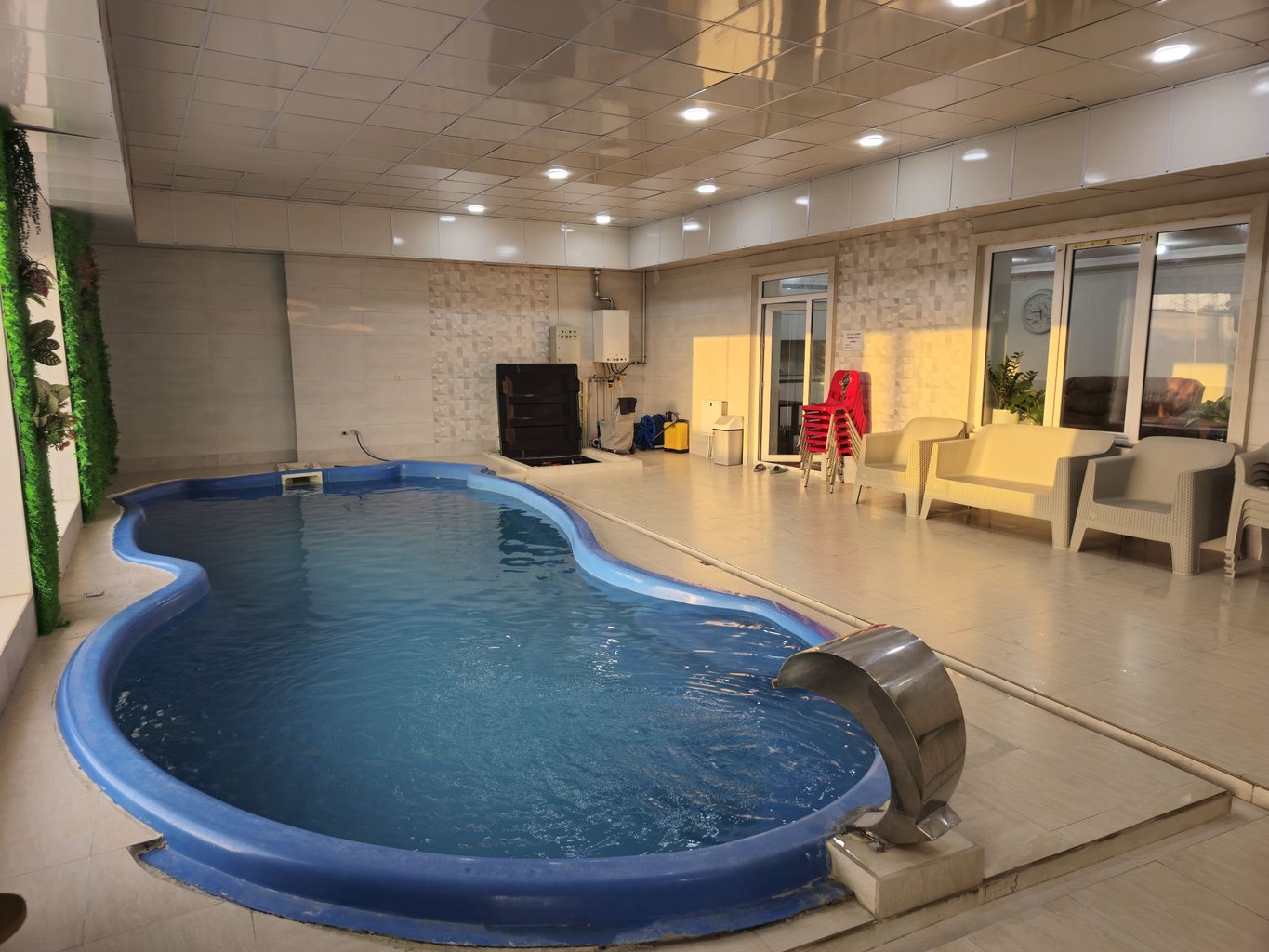 ویلا یک خوابه استخردار سرکره