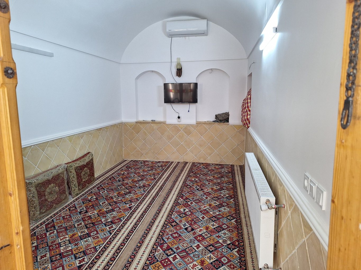 بومگردی مِیبُدار - واحد ۱