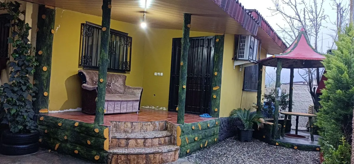 ویلا دوخوابه جنگلی اشکان 1 - ایوون و آلاچیق 