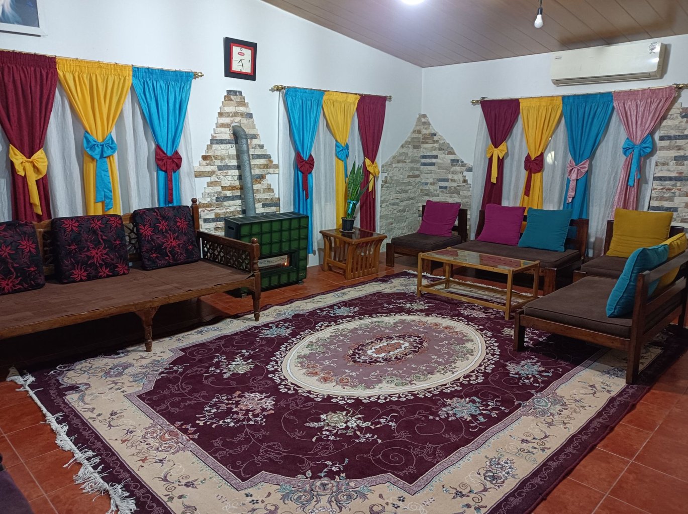ویلا دوخوابه جنگلی اشکان 1 - ضلع غربی پذیرائی