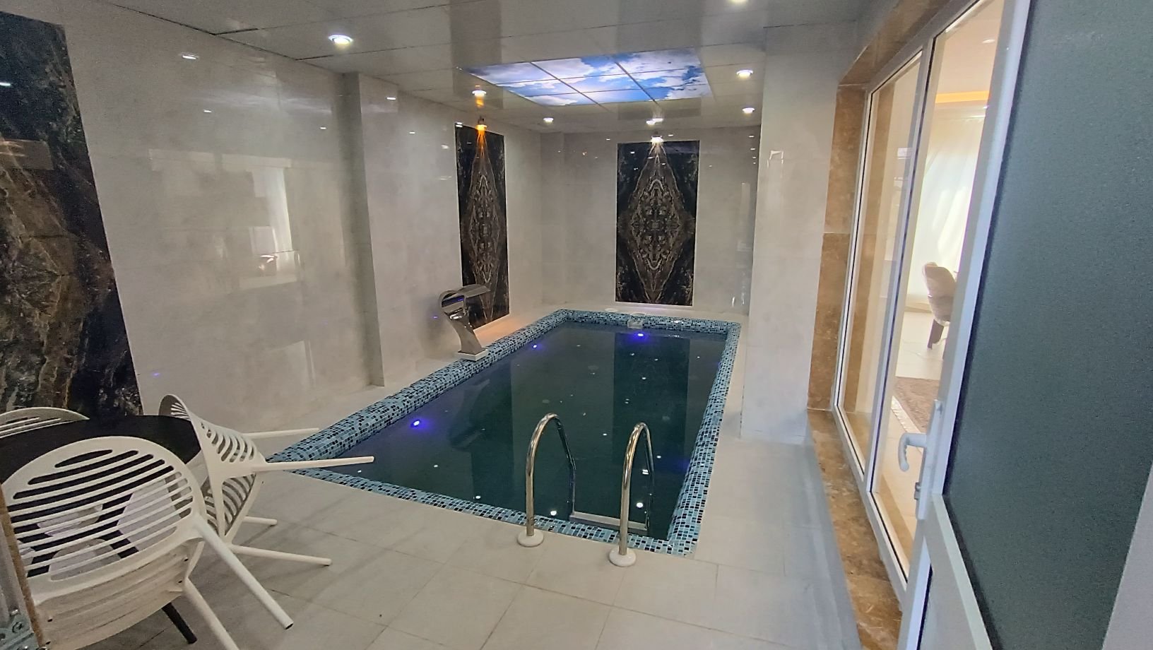 دوخوابه استخردار آبگرم طاها 2