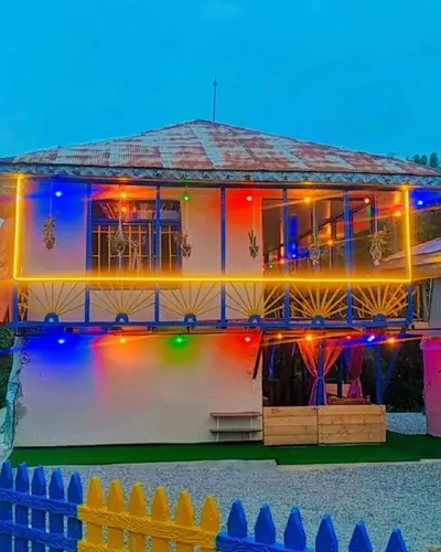 کلبه دوخوابه جنگلی سنتی کادوس