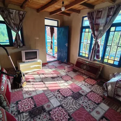 کلبه دوخوابه جنگلی سنتی کادوس