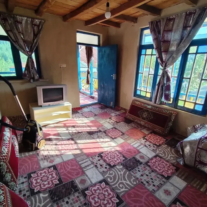 کلبه دوخوابه جنگلی سنتی کادوس