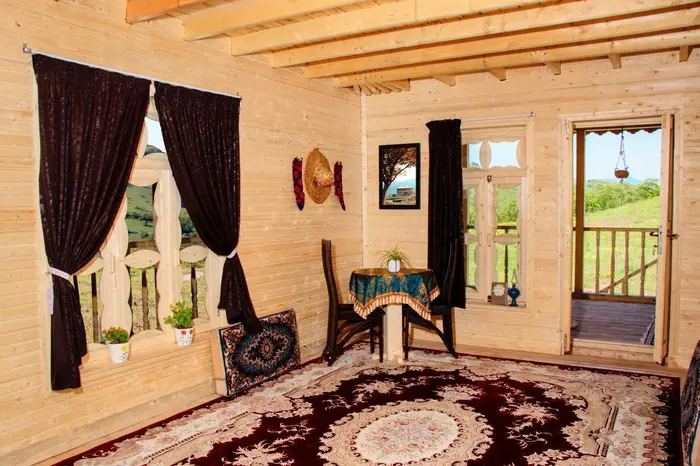 بوم گردی بام رودبار - واحد خرم پشته - اتاق