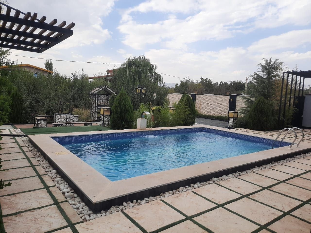 ویلا دوخوابه استخردار ونیز