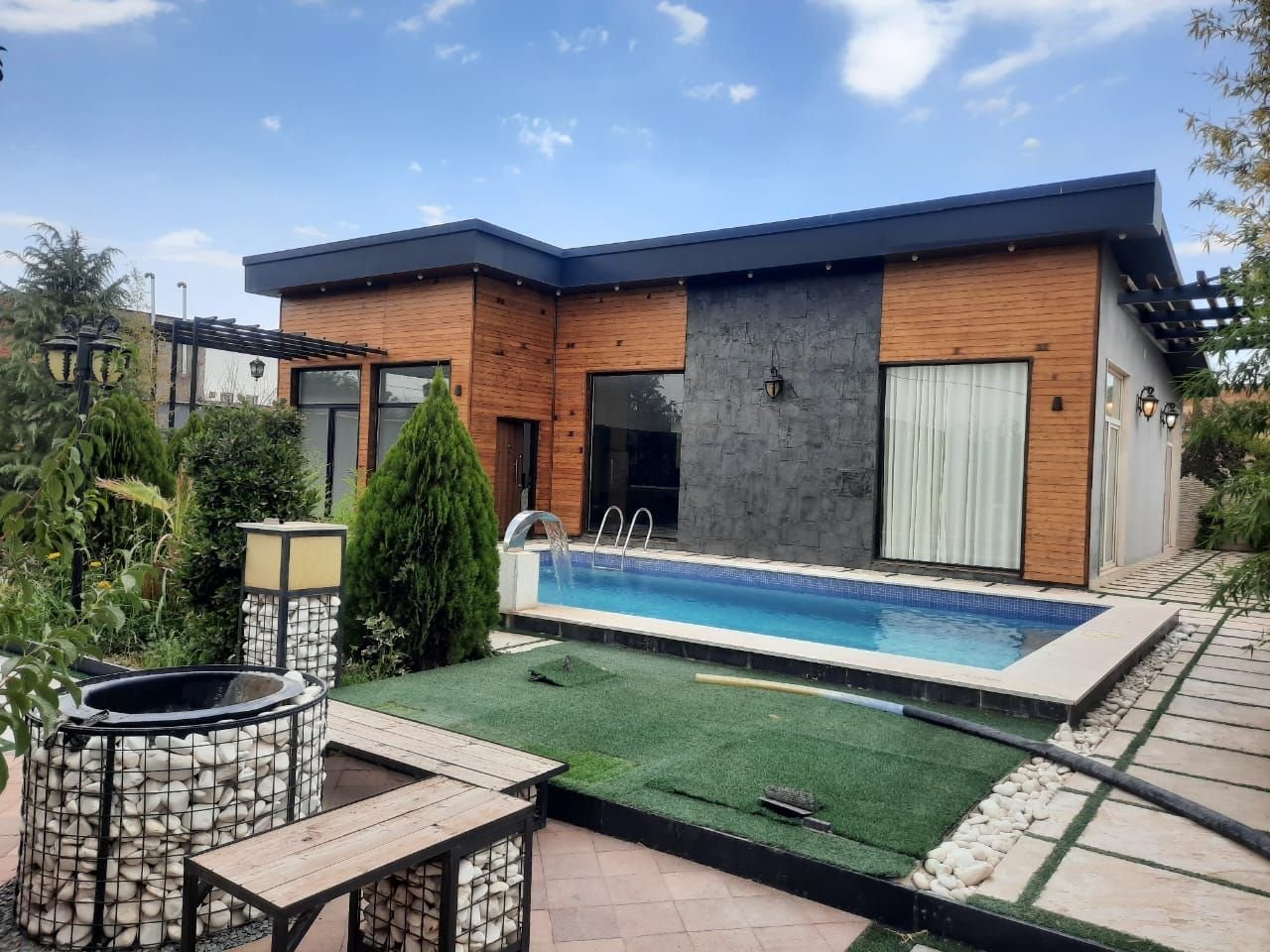 ویلا دوخوابه استخردار ونیز