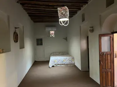 بومگردی مِیلس - واحد ۱۰۵